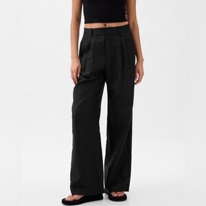 GAP Pleated Linen Pant